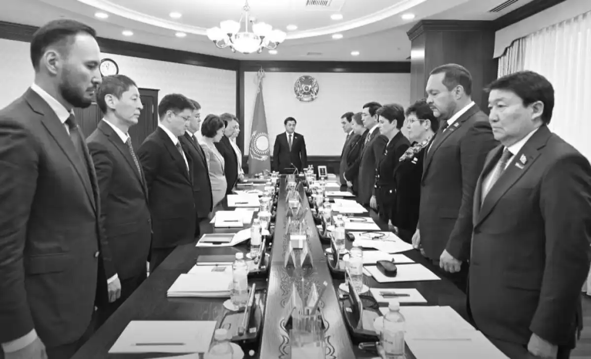 Депутаты Курултая собрали 146,6 млн тенге для семей военнослужащих