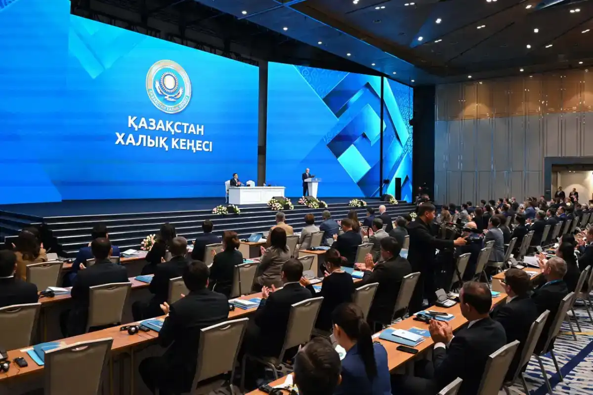 Токаев поручил создать равные возможности для молодежи в городе и селе