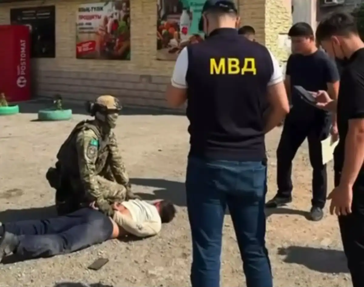 В Актюбинской области задержали двух вымогателей